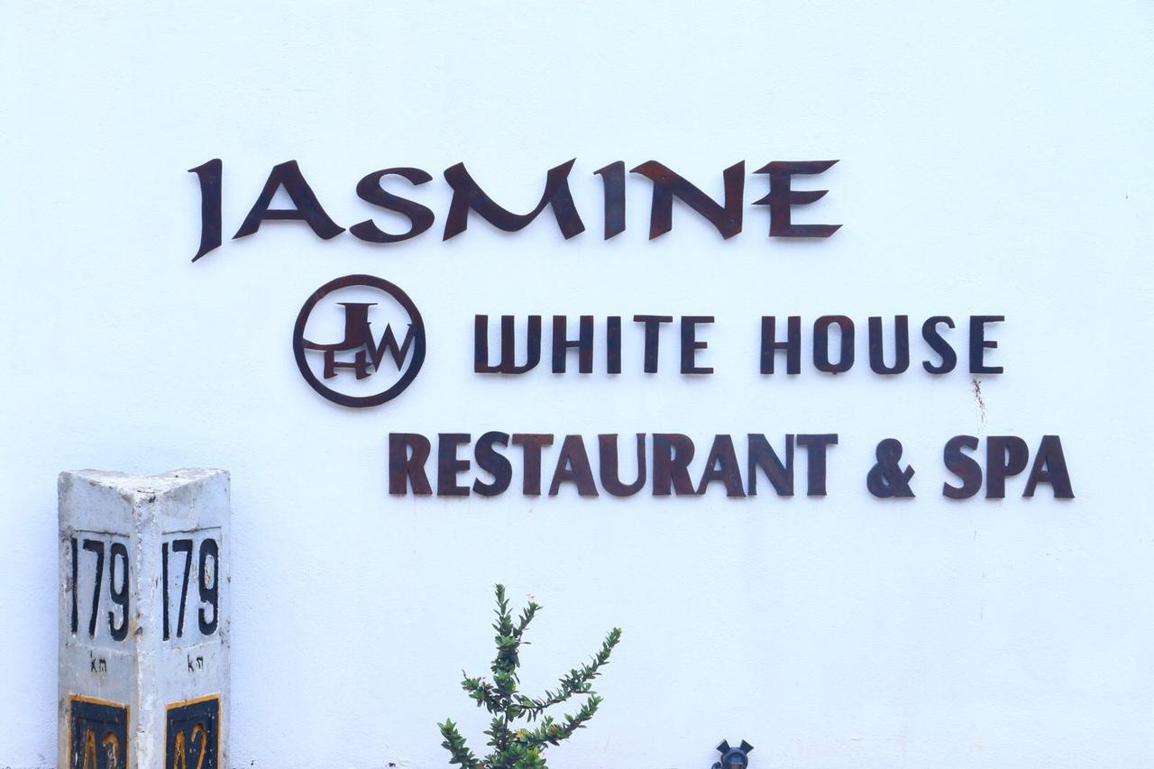 Jasmine White House Restaurant & Spa Dickwella Exterior photo